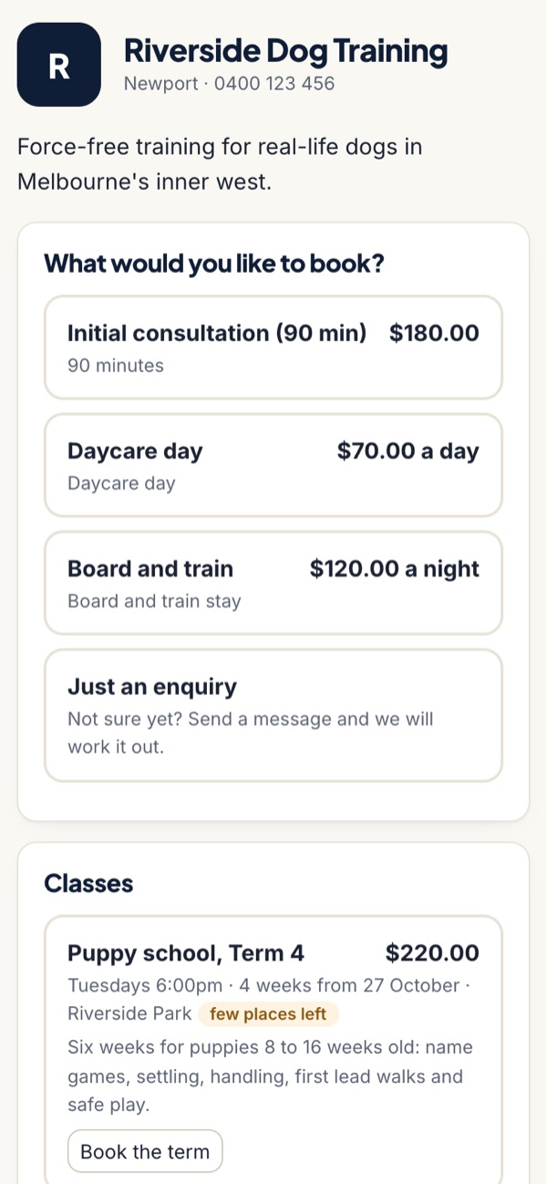 PackOffice public booking page showing services and available times